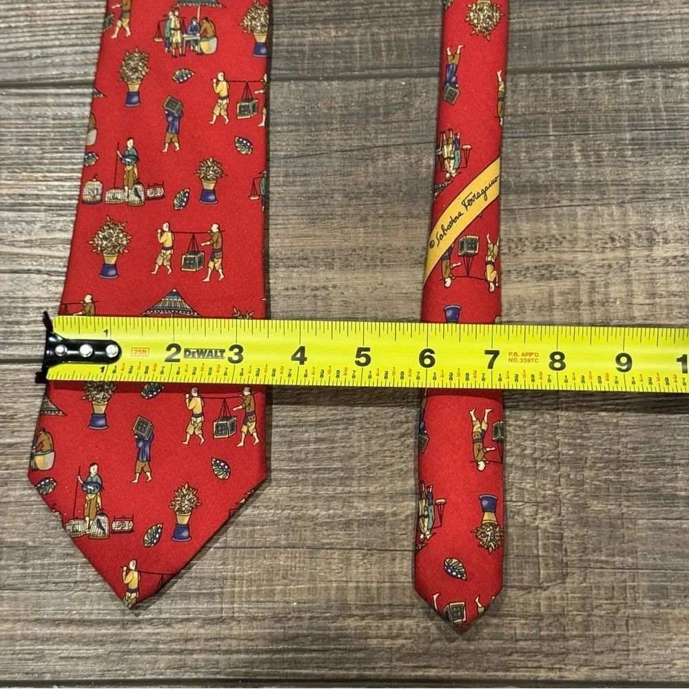 Salvatore Ferragamo Silk Tie Red Asian Scene Novelty Print Made in Italy